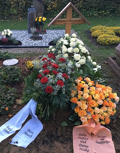 Grab von Gustl Müller-Dechent am 2.11.2016 Grab von Gustl Müller-Dechent am 2.11.2016
