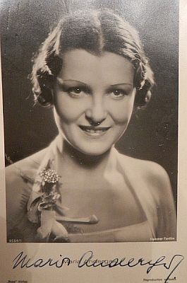 Foto einer Autogrammkarte von Maria Andergast