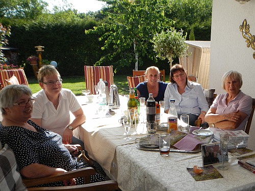 Foto: Annemie 'Anouschka' Ranker mit Tochter Nicole Ranker, meine liebe Schwiegertochter Heike mit ihrer Freundin Judith Irrgang und Heike's Mutter Gudrun Warnecke