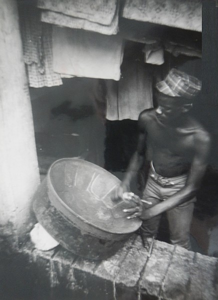 Foto der Steelband Herstellung aus Ölfass