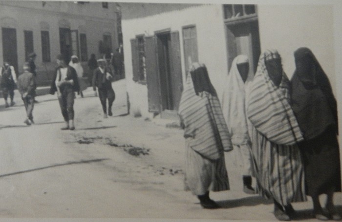 Foto verschleierter muslimischer Frauen in Targoviste